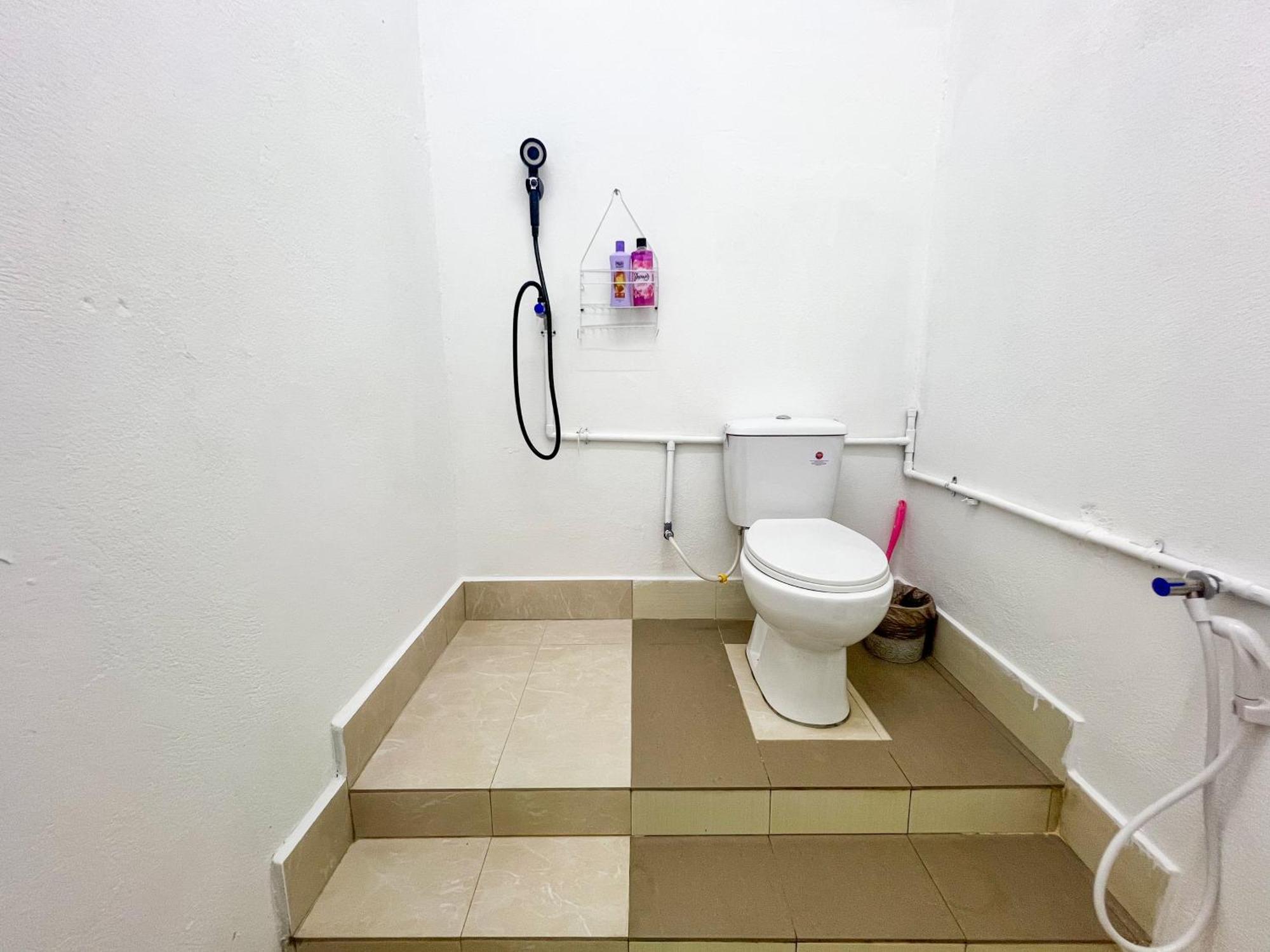 Budget Rest House パダン・ブサール エクステリア 写真